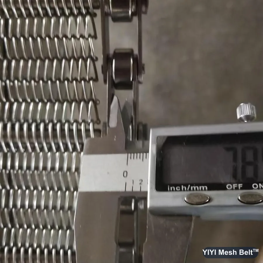 Caliper measuring a 7.85 mm chain inner width