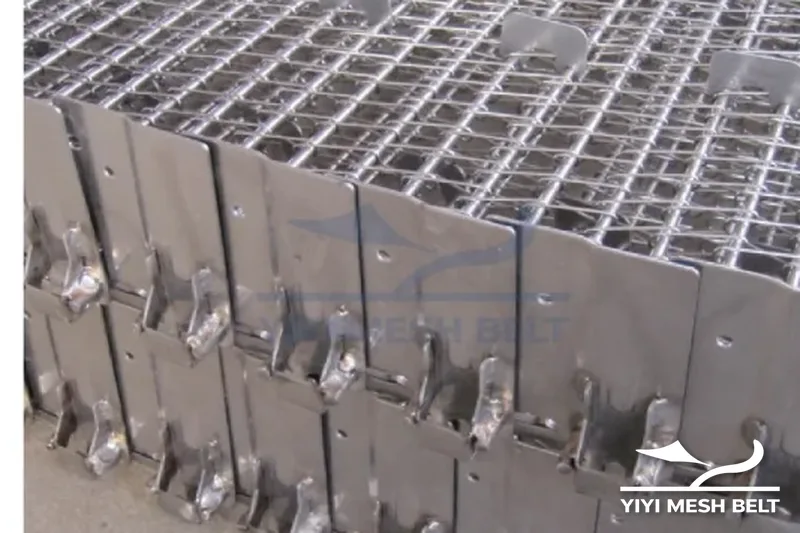 YIYI Mesh Belt finished stainless steel stack plates and side links on a self-stacking belt after production