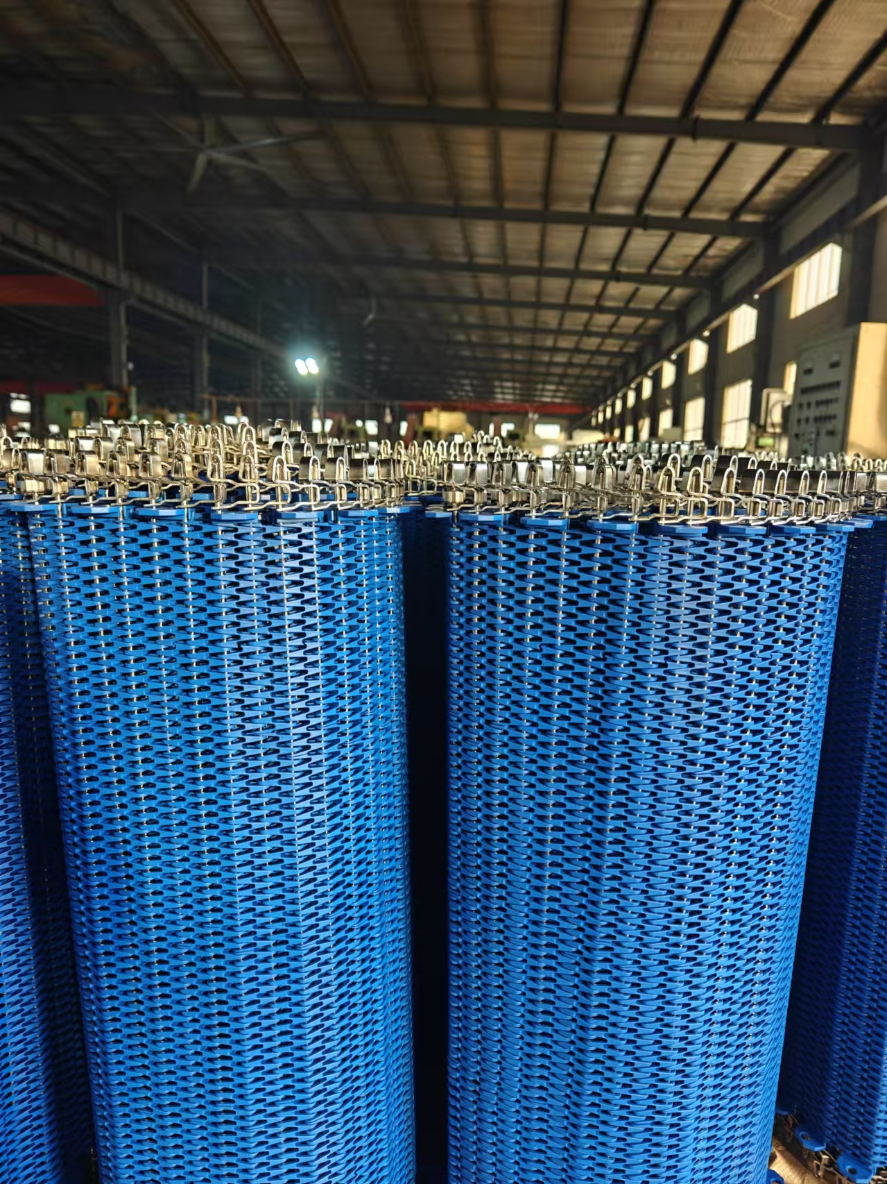 Finished side driven belts prepared in factory for shipment
