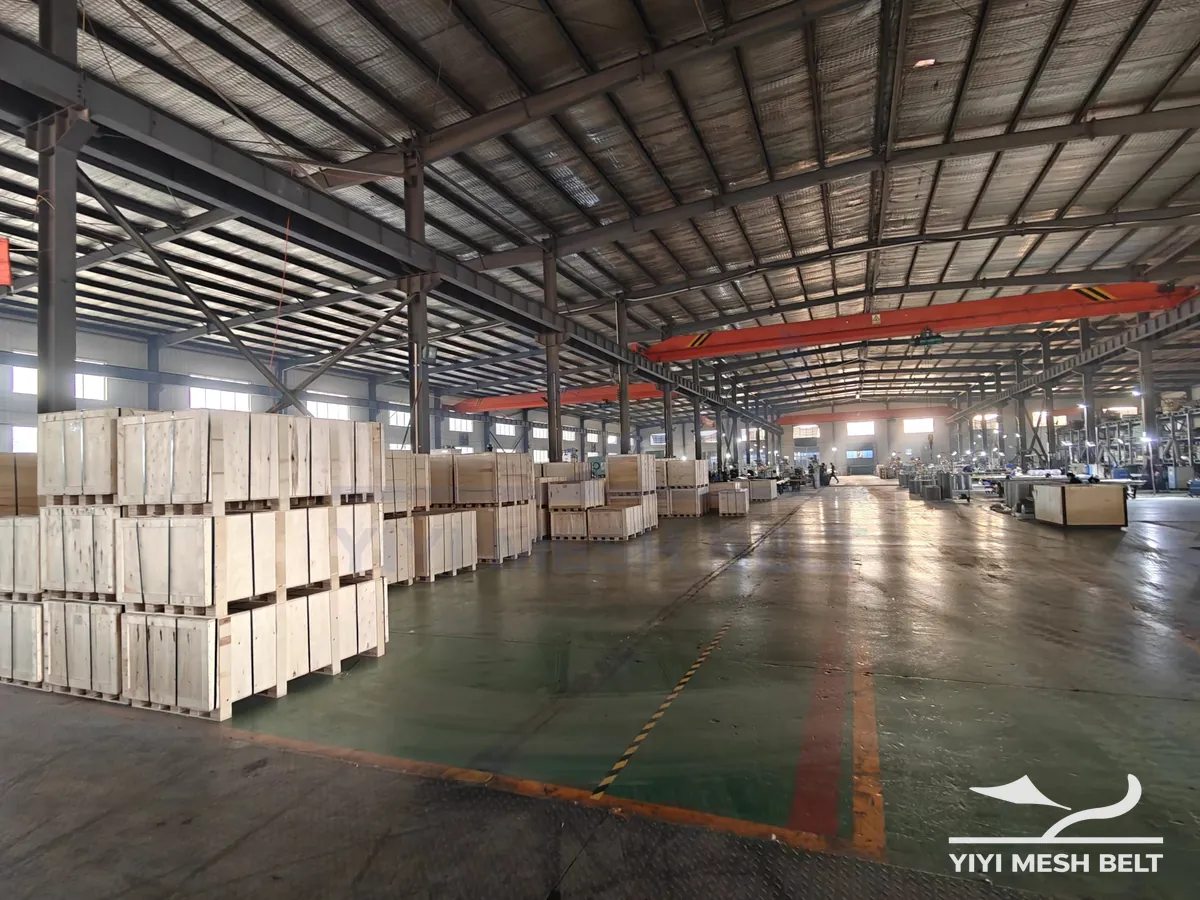 Plywood export cases ready for dispatch in the YIYI Mesh Belt workshop